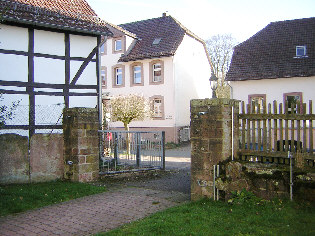 standort toreinfahrt kirchhof st. gangolf